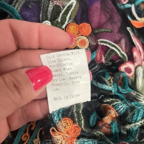 SHEIN SHEER CROP FLORAL TOP - Picture 6 of 7